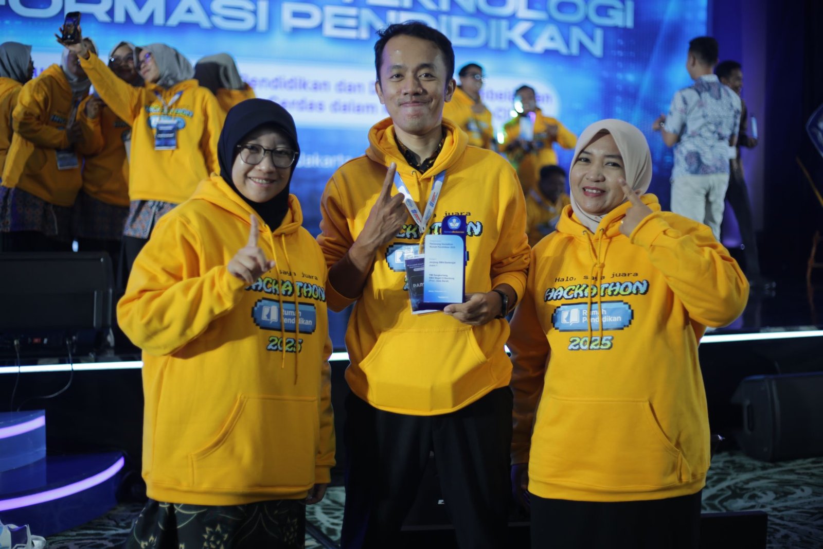 Tim Sangkuriang SMAN 6 Bandung Sabet Juara Hackathon Rumah Pendidikan 2025 Lewat Inovasi Berbasis AI