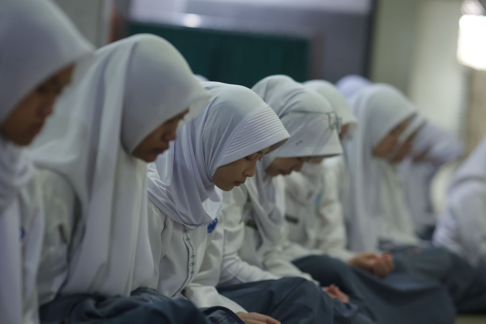 Jelang TKA, Siswa Kelas XII SMAN 6 Bandung Gelar Doa Bersama di Masjid Nurul Fikri